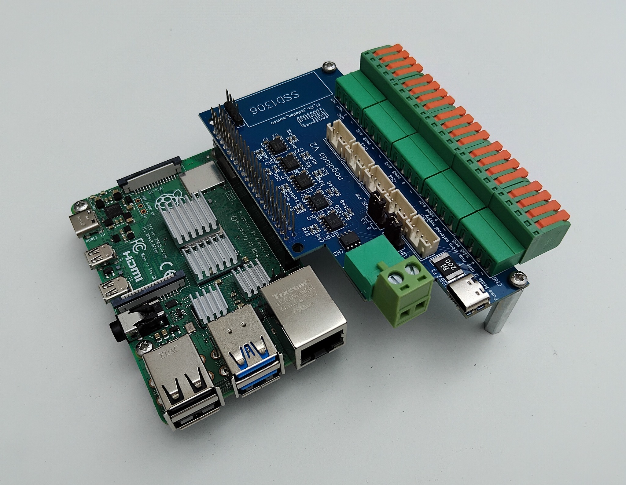 Interfaz I2C industrial Subitronics montada con Raspberry Pi